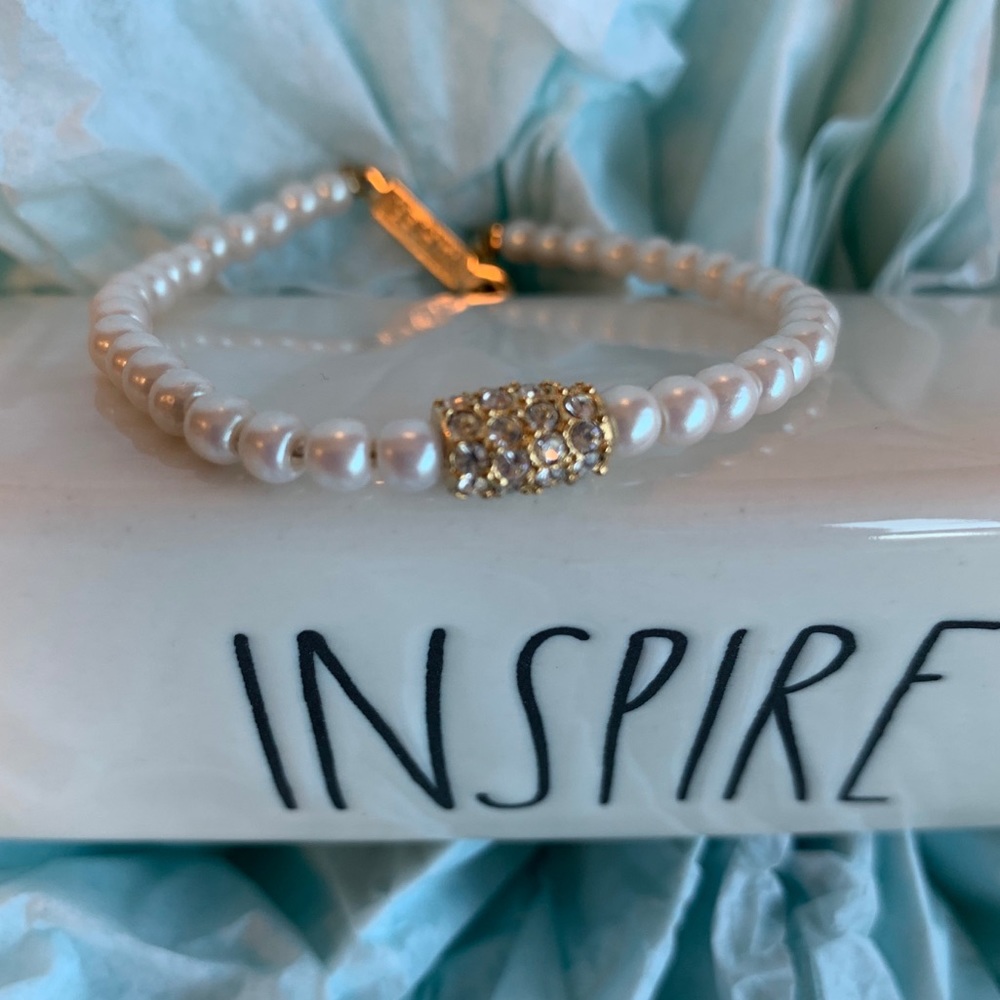 Napier • Pearl and CZ stones bracelet - Picture 2 of 5